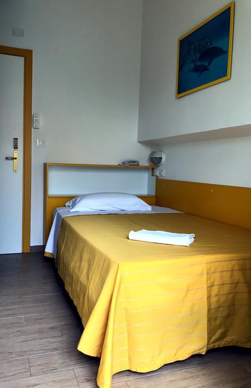 Hotel Vienna Senigallia Bagian luar foto
