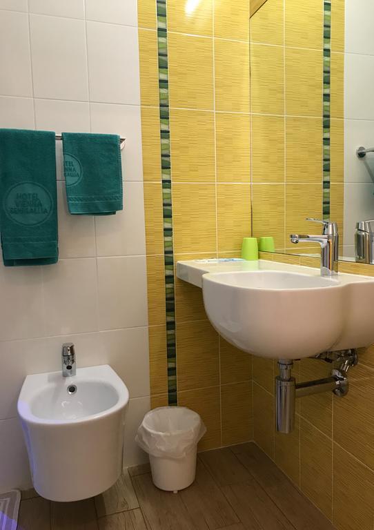 Hotel Vienna Senigallia Bagian luar foto