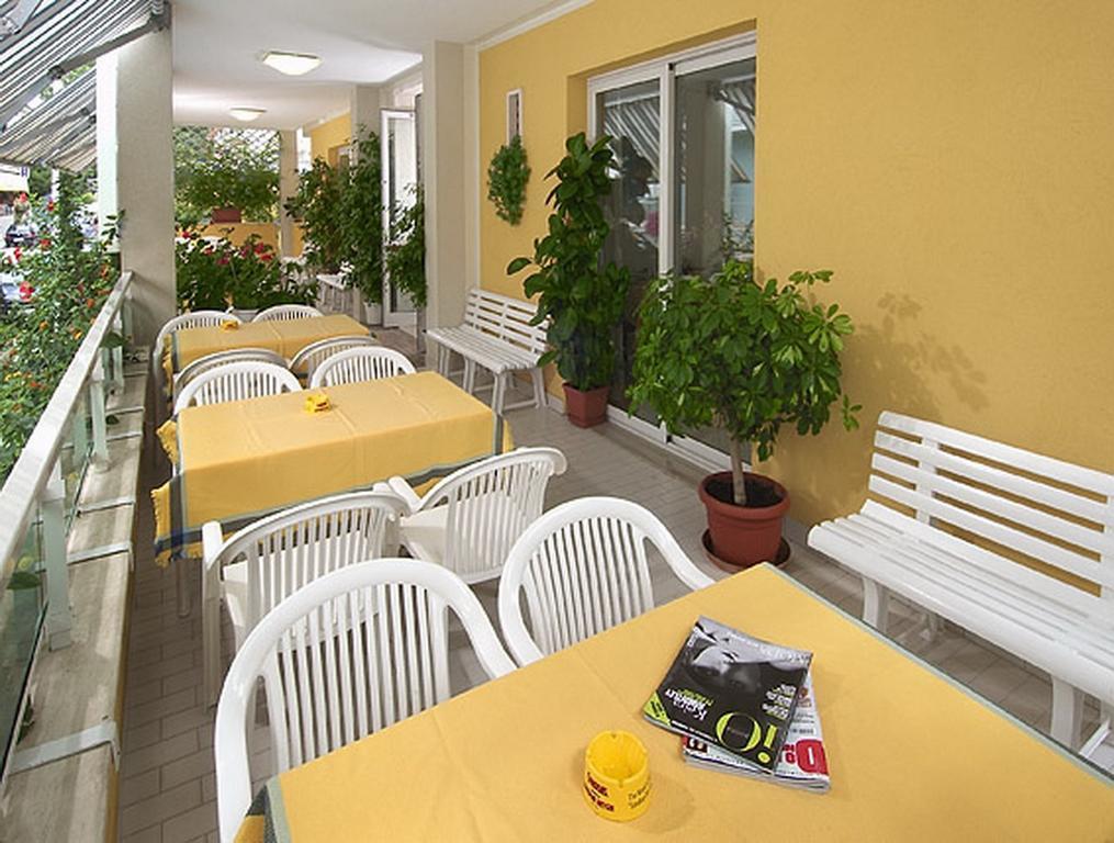 Hotel Vienna Senigallia Bagian luar foto